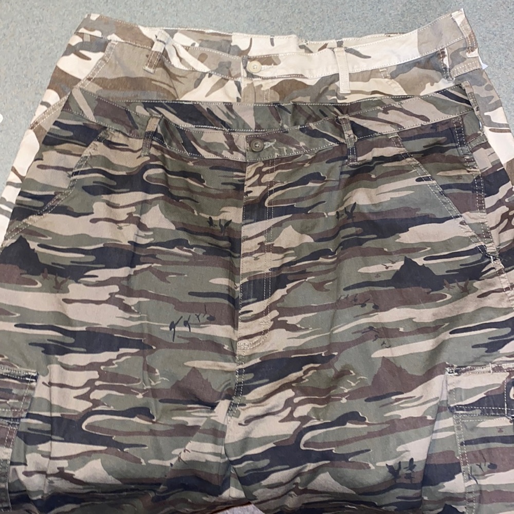 2 Pairs Authentic Camo Men’s Cargo Shorts loose fit.